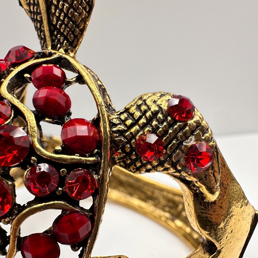 Vintage 90s Red Rhinestone Gold Tone Turtle Bracelet Women's Classic Jewelry - Picture 13 of 17